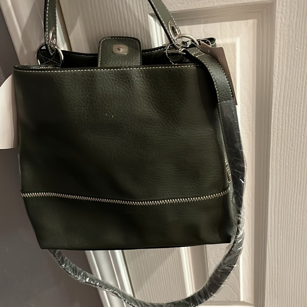 Tommy Hilfiger Satchel Stylish Moss Green Crossbody Bag. Zigzag accent NWT